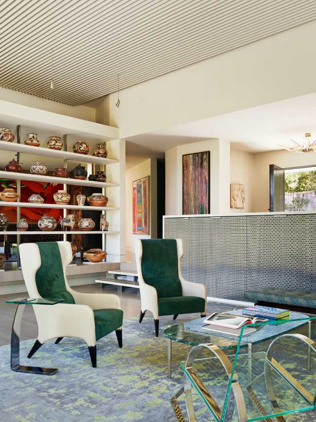 On an oak-covered hillock, Ranch Dressing opens up to 270-degree panoramic views