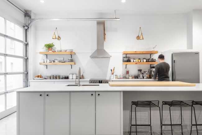 OATBOX headquarters. Light, materials and furniture for a corporate space where you can feel at home