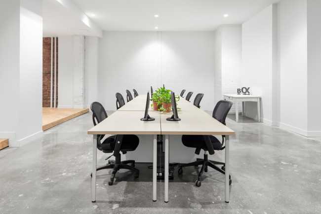 OATBOX headquarters. Light, materials and furniture for a corporate space where you can feel at home