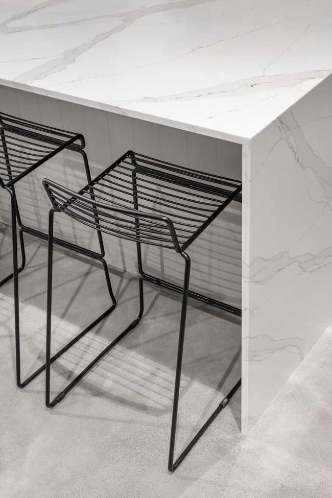 OATBOX headquarters. Light, materials and furniture for a corporate space where you can feel at home