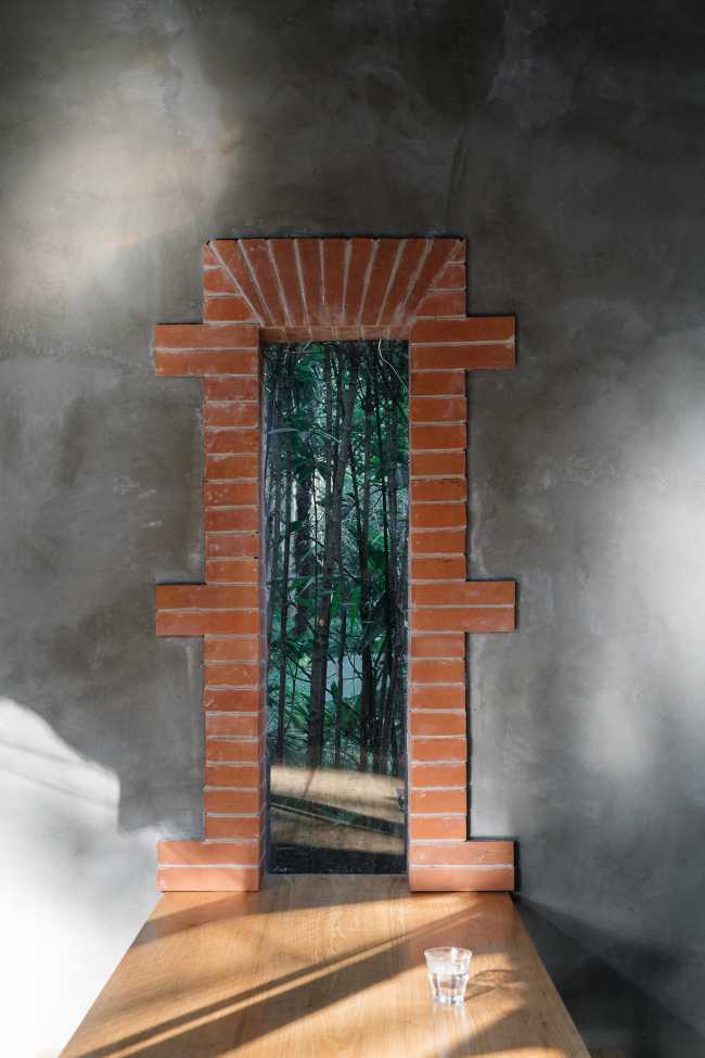 The daylight and the ambiance transform a former garage into Shanghai's Voyage Coffee