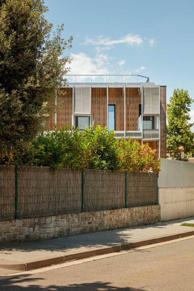 Autonomie énergétique et confort de vie pour la maison en bois et acier BE
