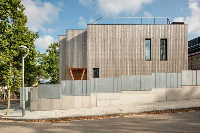 Autonomie énergétique et confort de vie pour la maison en bois et acier BE