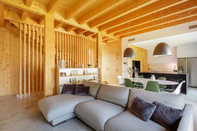 Autonomie énergétique et confort de vie pour la maison en bois et acier BE