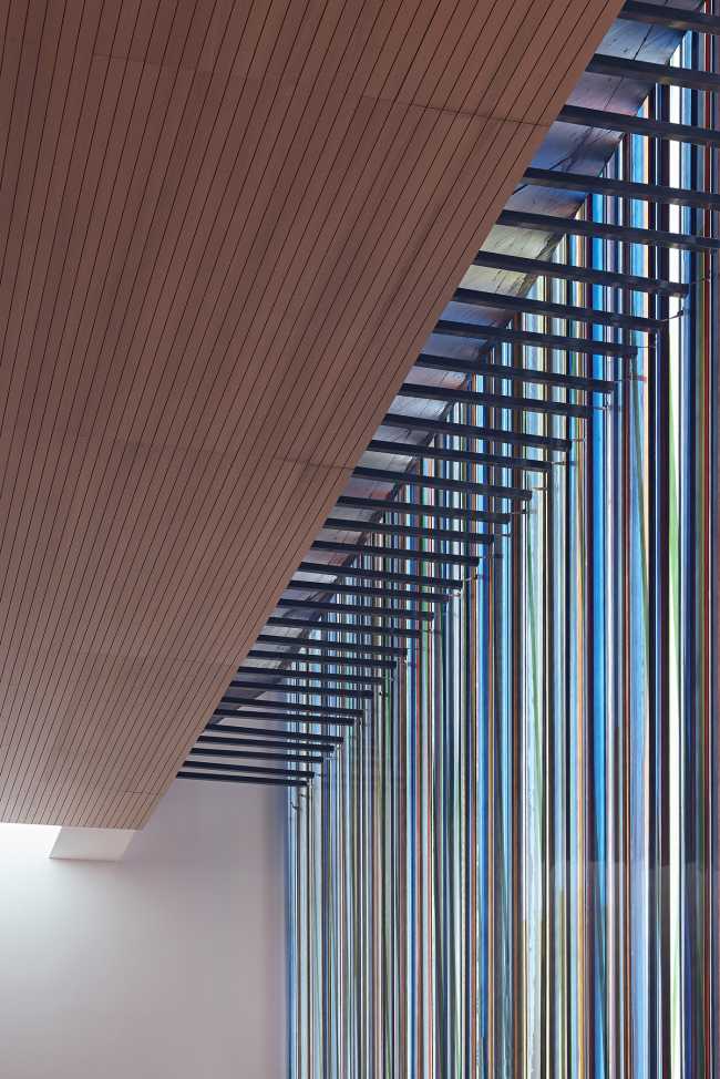 Simbolismo y abstracción atemporales evocados en la iglesia de San José