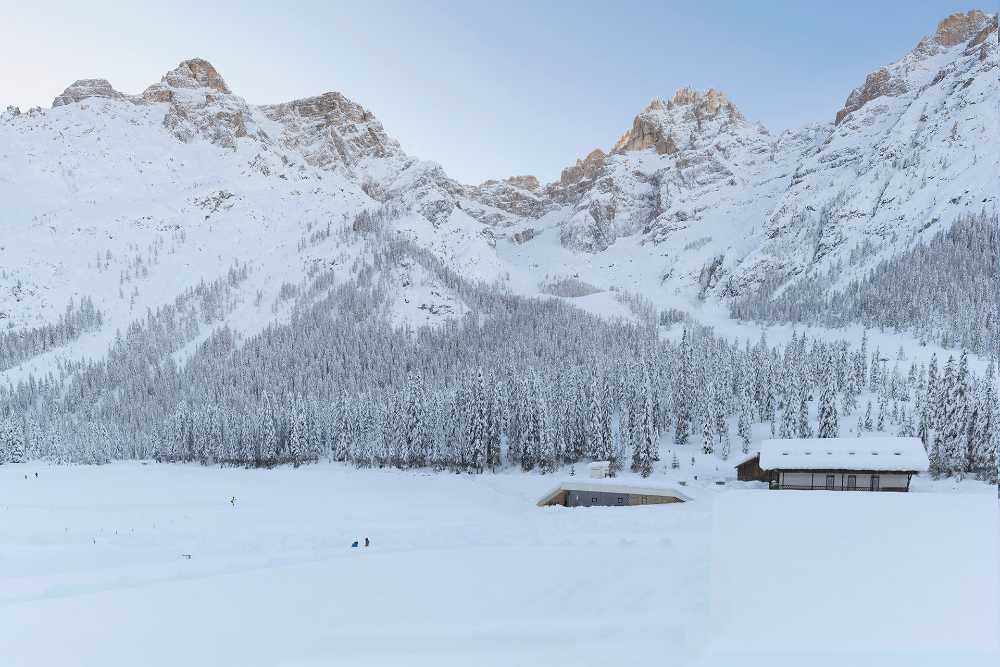 Bistro Bergsteiger e la sua composizione in equilibrio con il paesaggio