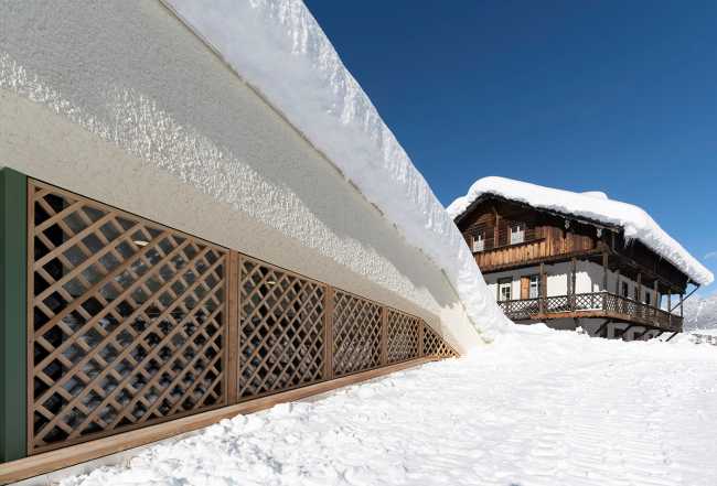 Bistro Bergsteiger y su composición en equilibrio con el paisaje