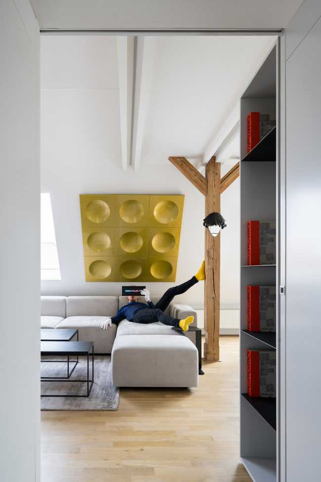 Art Maisonette à Letná: un voyage fascinant dans l'art de son propre foyer