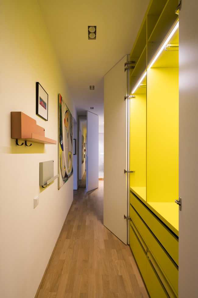 Art Maisonette à Letná: un voyage fascinant dans l'art de son propre foyer