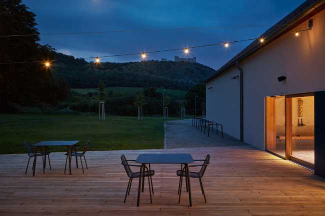 Wine Bar Reisten, the new wine bar with a view of the Carpathians