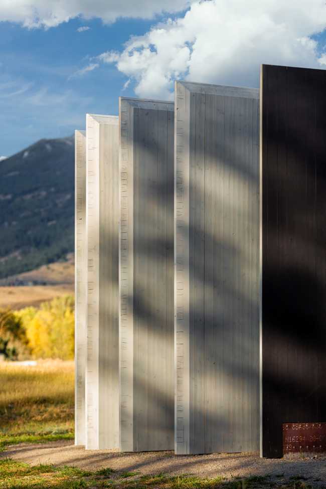 From the simplicity of the form to the depth of the art: Town Enclosure, a laminated wood installation