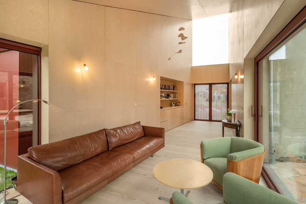 Trasformazione di un garage in confortevole garden room dove gustare il tempo dell’ozio