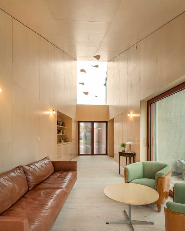 Transformer un garage en une confortable pièce de jardin pour profiter du temps libre