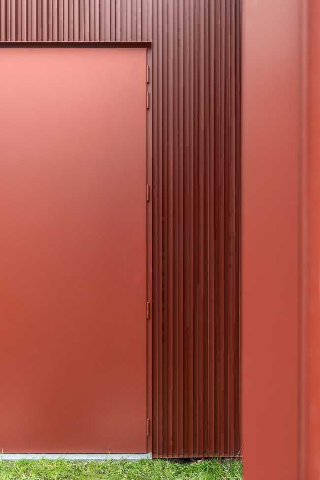 Transformer un garage en une confortable pièce de jardin pour profiter du temps libre