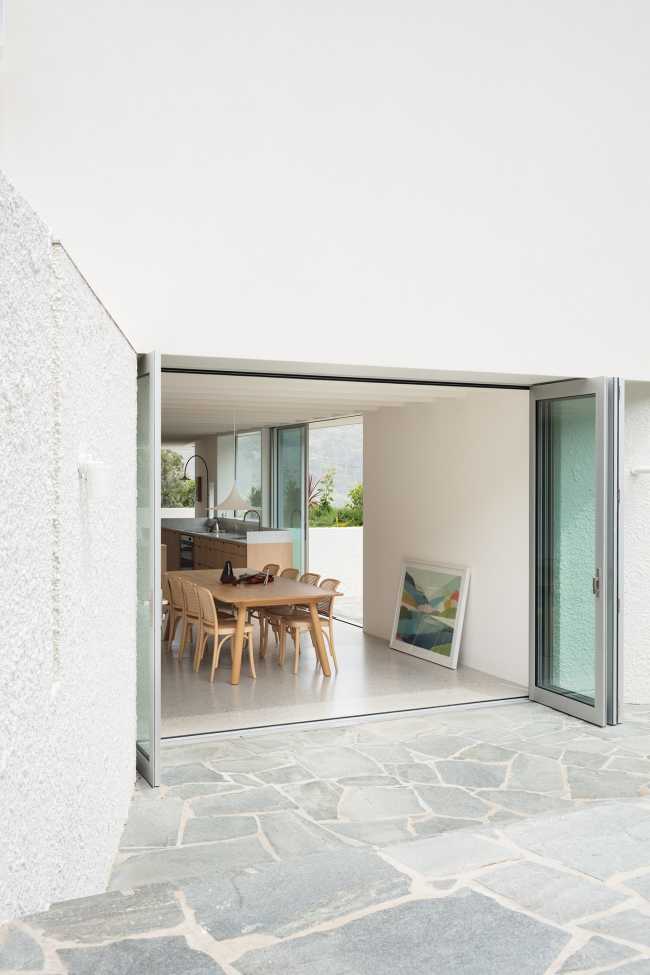 Architettura modella la vista del paesaggio regalando privacy e comfort agli abitanti della DD House