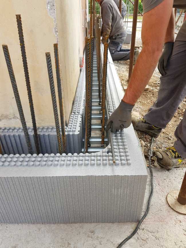 Edificio residenziale a Pederobba. Adeguamento strutturale e riqualificazione energetica