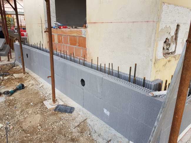 Edificio residenziale a Pederobba. Adeguamento strutturale e riqualificazione energetica