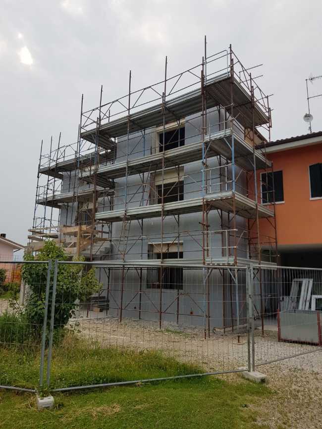 Edificio residenziale a Pederobba. Adeguamento strutturale e riqualificazione energetica