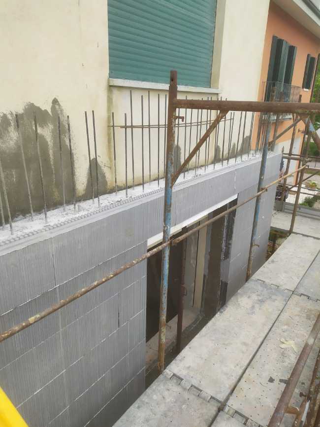 Edificio residenziale a Pederobba. Adeguamento strutturale e riqualificazione energetica