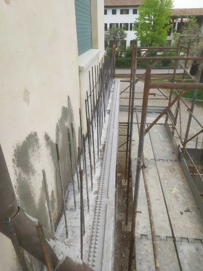 Edificio residenziale a Pederobba. Adeguamento strutturale e riqualificazione energetica