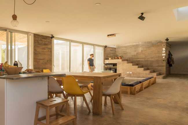 Living in the incomplete space: CPJ House