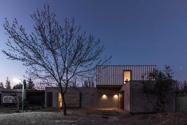 Living in the incomplete space: CPJ House