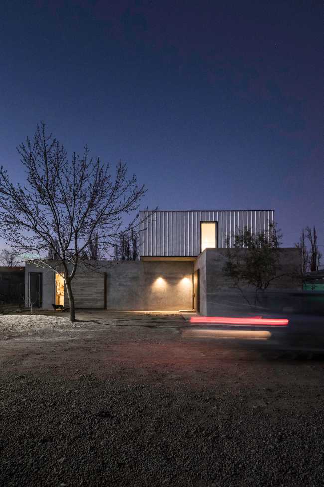Living in the incomplete space: CPJ House