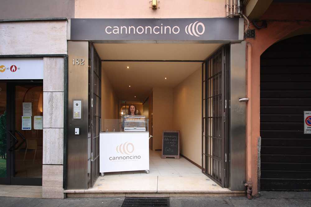 Interior e Branding per il Cannoncino, una pasticceria dalle forme sinuose
