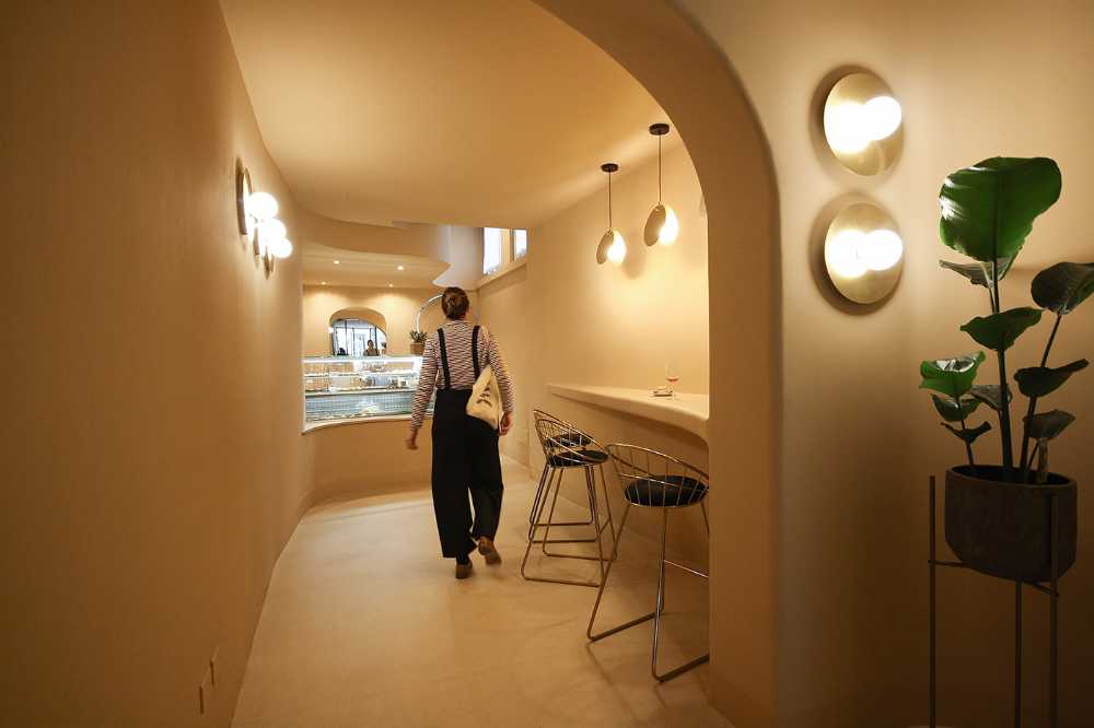 Interior e Branding per il Cannoncino, una pasticceria dalle forme sinuose