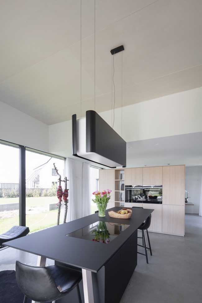 Burnt wood and an energetic neutrality in the silky Dutch Black House