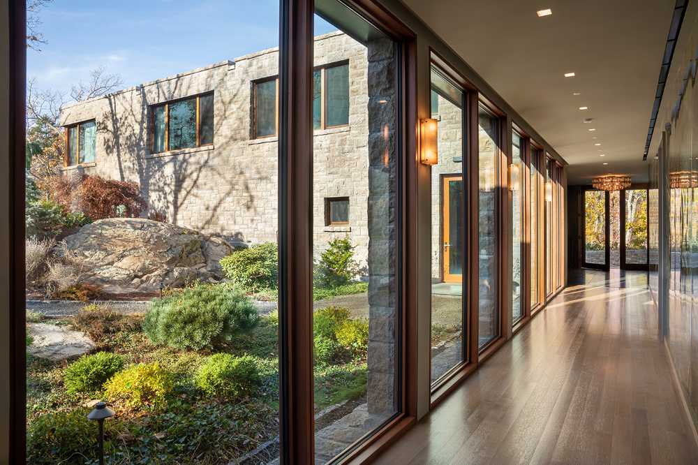 La maison de Sterling Forest, caméléon par sa capacité à se fondre dans son environnement