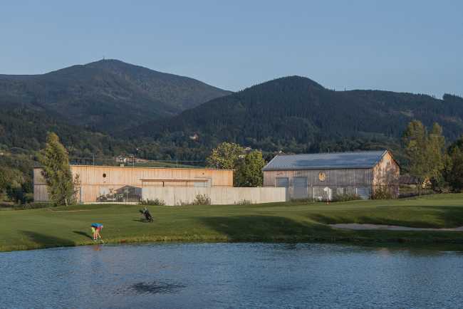 Challenging architecture with three buildings and a courtyard at the Golf & Ski Resort in Ostravice: maintenance properties transformed through wood design