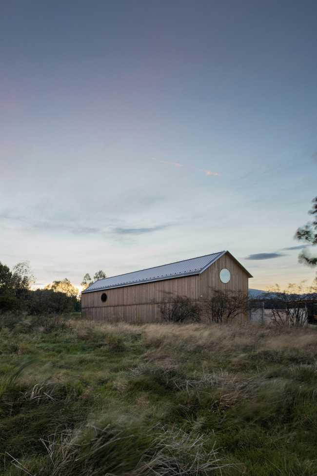 Challenging architecture with three buildings and a courtyard at the Golf & Ski Resort in Ostravice: maintenance properties transformed through wood design