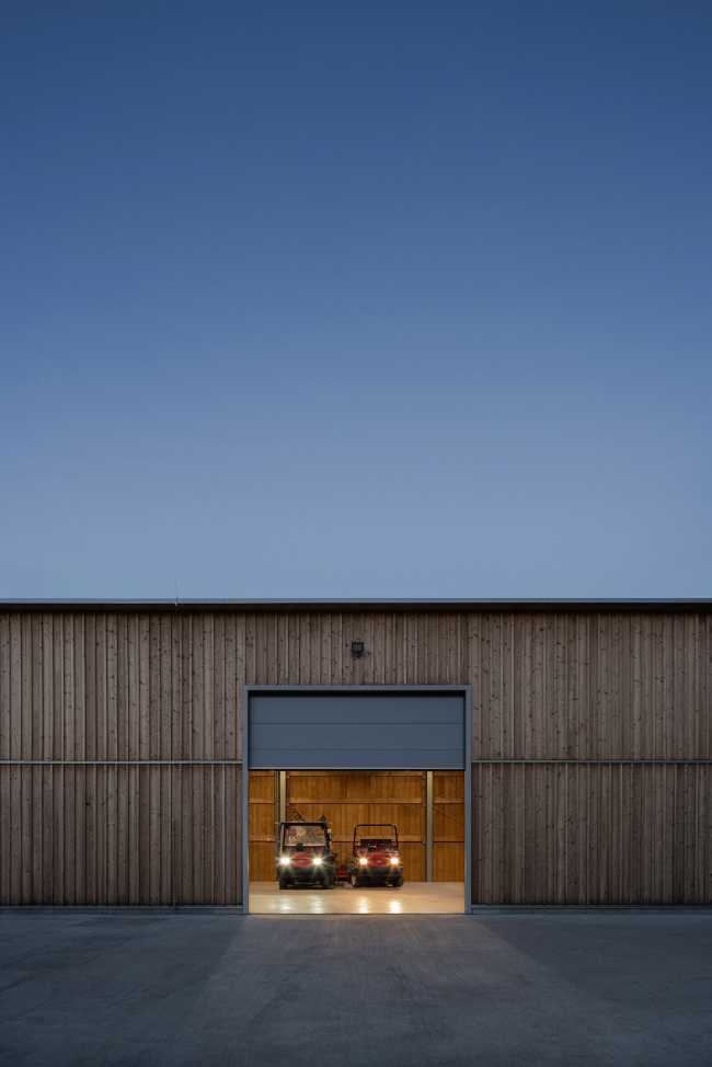 Challenging architecture with three buildings and a courtyard at the Golf & Ski Resort in Ostravice: maintenance properties transformed through wood design