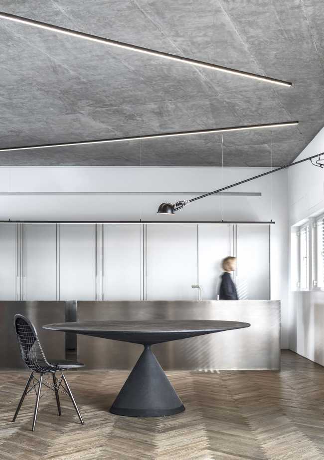 House-art showcase in the former Zamenhof Clinic in Tel Aviv: a Bauhaus-style loft