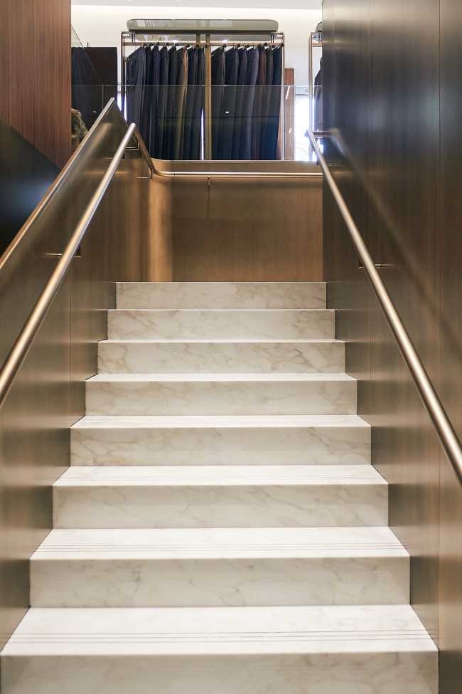 Canali a Londra: un flagship store pensato come uno scrigno di eleganza