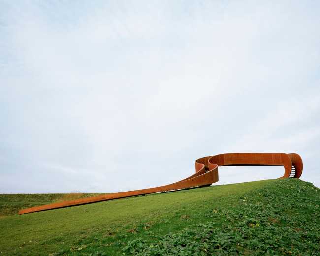 The Elastic Perspective: un sentiero che si fa scultura, tra continuità ed infinito