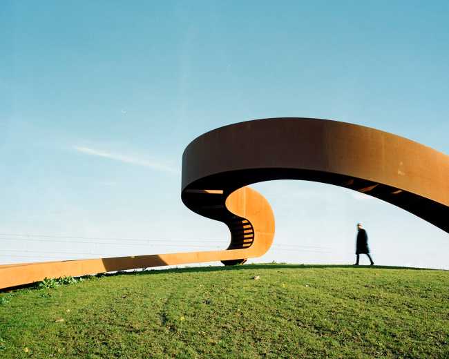 The Elastic Perspective: un sentiero che si fa scultura, tra continuità ed infinito