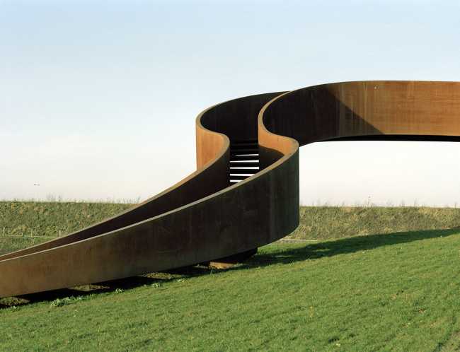 The Elastic Perspective: un sentiero che si fa scultura, tra continuità ed infinito