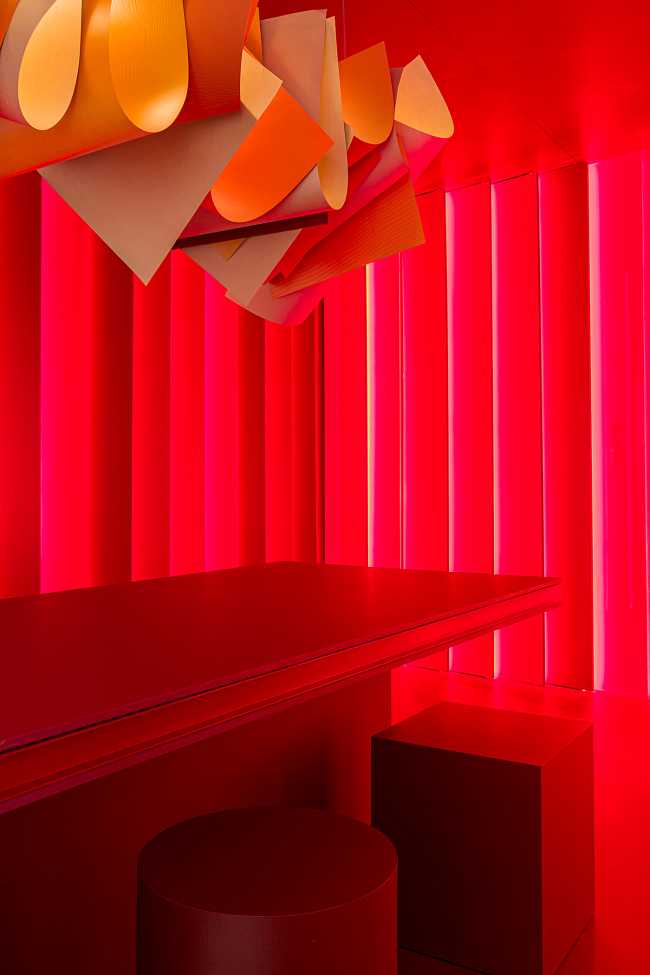 The heart plane, pure reflection of a myriad of emotions