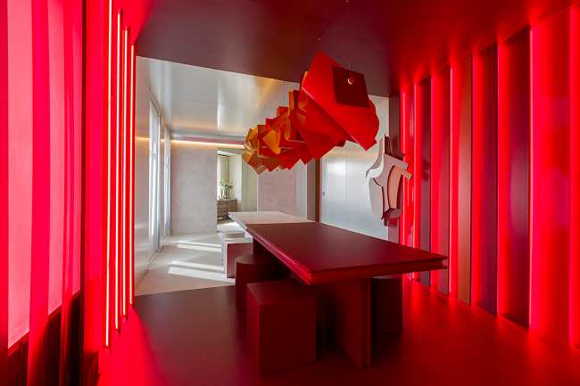 The heart plane, pure reflection of a myriad of emotions