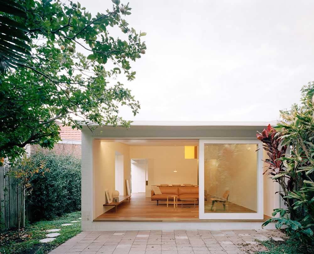 Casa JJ nella periferia di Sydney. Recupero di un vecchio cottage