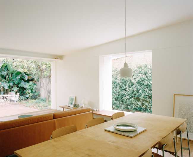 Casa JJ nella periferia di Sydney. Recupero di un vecchio cottage