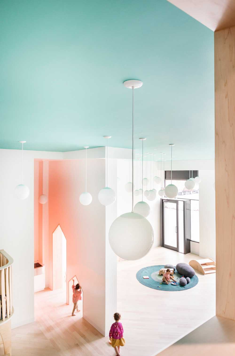 Mi Casita, la scuola dagli interni turchesi di New York
