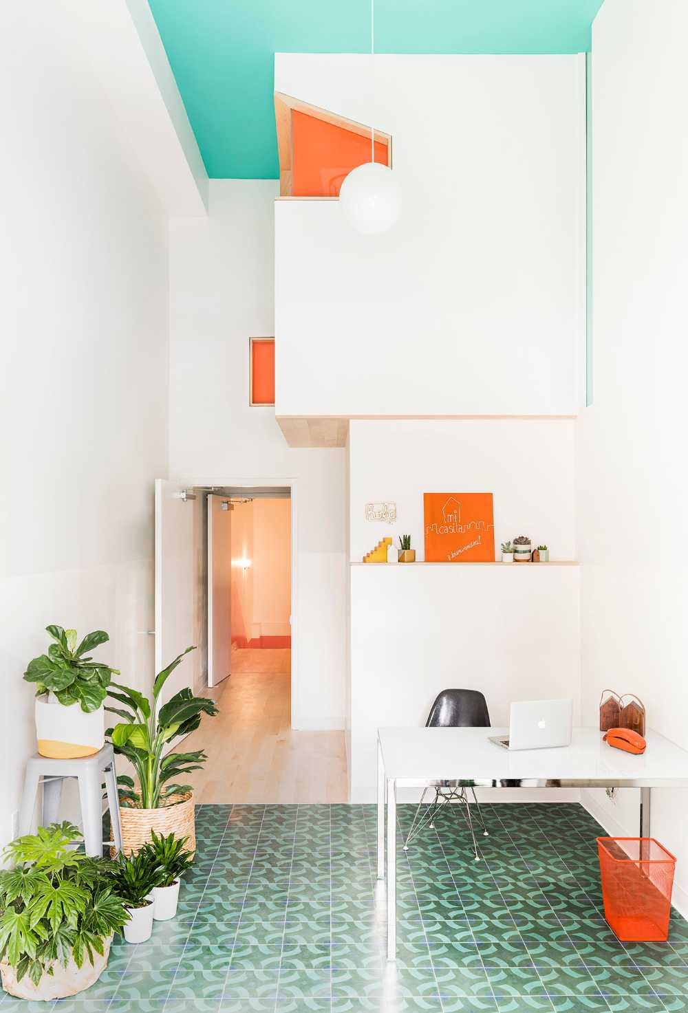 Mi Casita, la scuola dagli interni turchesi di New York