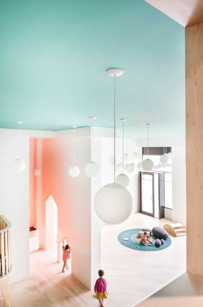 Mi Casita, la scuola dagli interni turchesi di New York