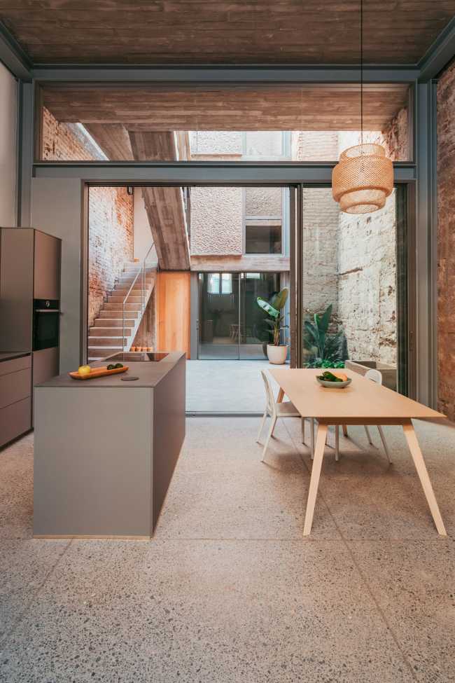 Casa La Toscalera. The evolution of a traditional Canarian house-patio but without erasing the essence of the place