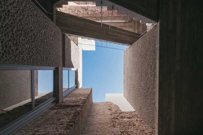 Casa La Toscalera. The evolution of a traditional Canarian house-patio but without erasing the essence of the place