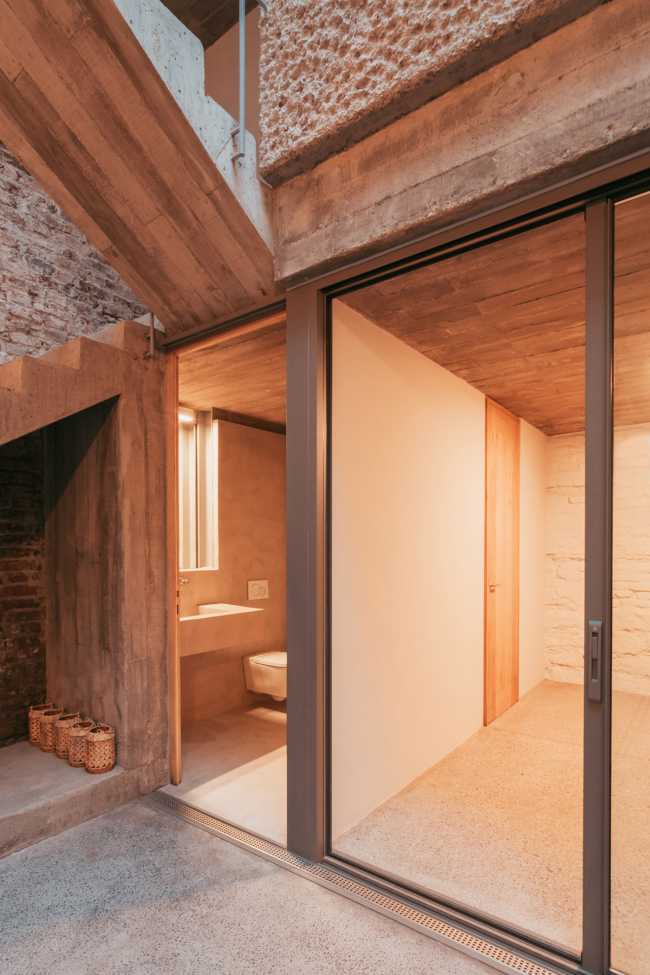 Casa La Toscalera. The evolution of a traditional Canarian house-patio but without erasing the essence of the place