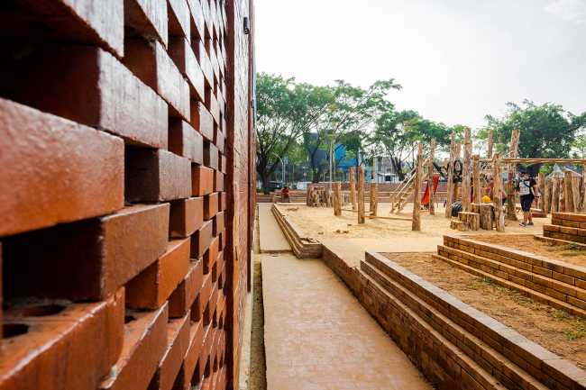 Piazza Alun-alun Kejaksan: un luogo di ritrovo tra bisogni mondani e spirituali